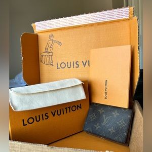 LV authentic Card holder